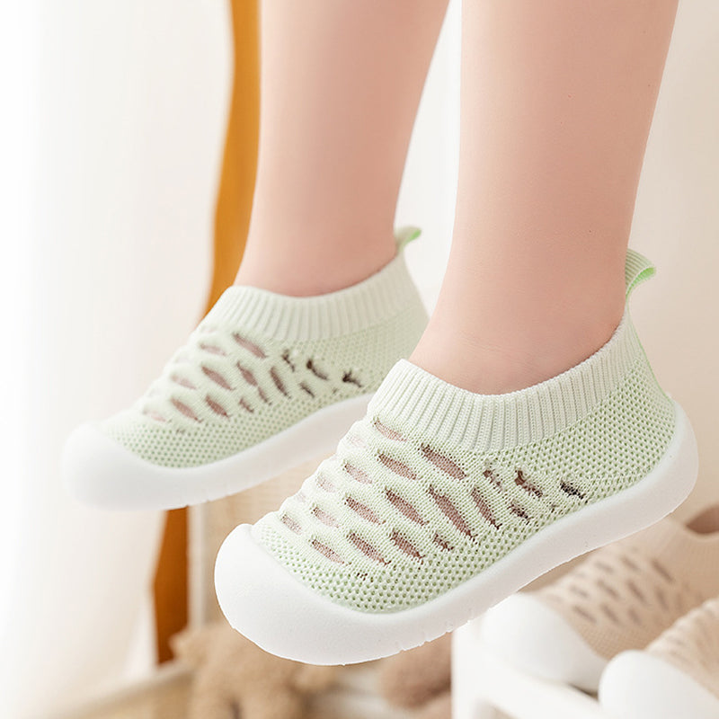 Rutschfeste Babyschuhe mit Mesh-Material