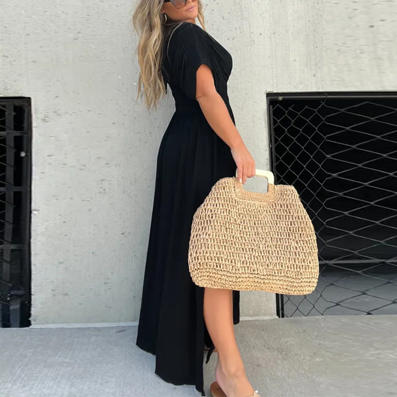 Lässiges, langes Maxikleid mit Schlitz und V-Ausschnitt