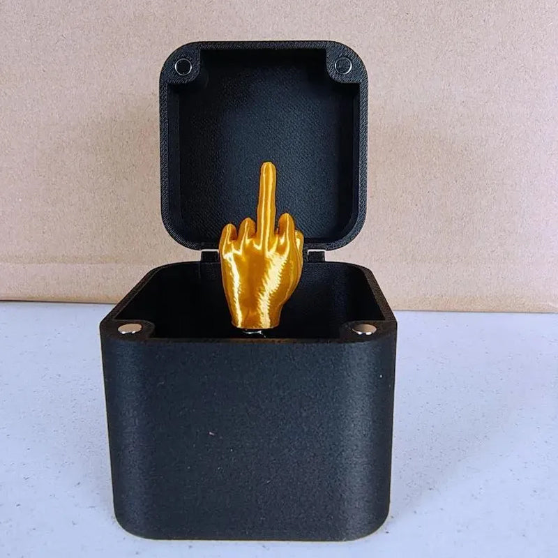 【Bis zu 55% Rabatt】Mittelfinger in einer Box
