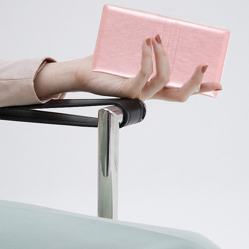 Inhaber der Kfz-Zulassungs- und Versicherungskarte