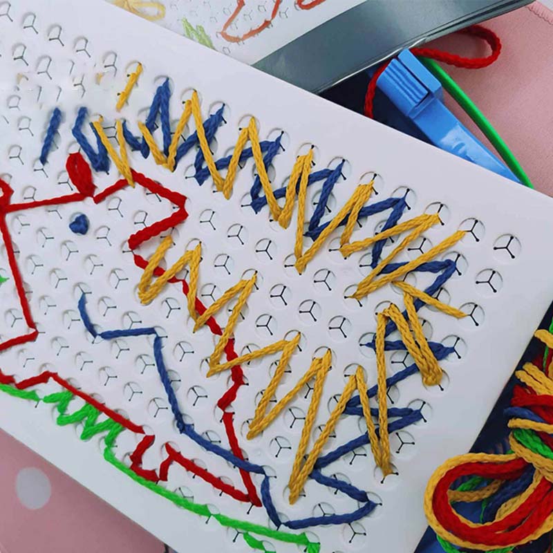 DIY Magisches Fädelbrett für Kinder