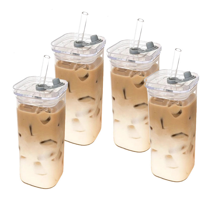 Quadratischer Trinkbecher mit Deckel und Strohhalm