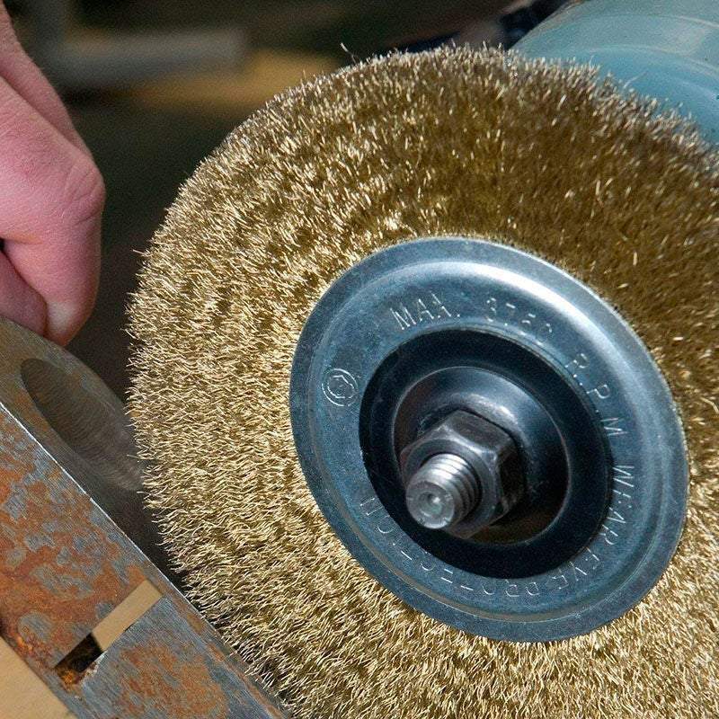 Polierter Bürstenkopf aus Stahldraht