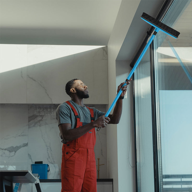 Teppich-Fusselbesen mit dreiteiligem Teleskopstab