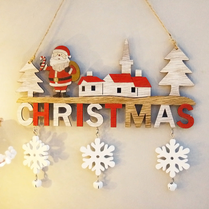 Kreative weihnachtliche Wanddekoration aus Holz