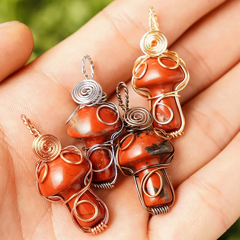 Pilzanhänger aus Naturkristall