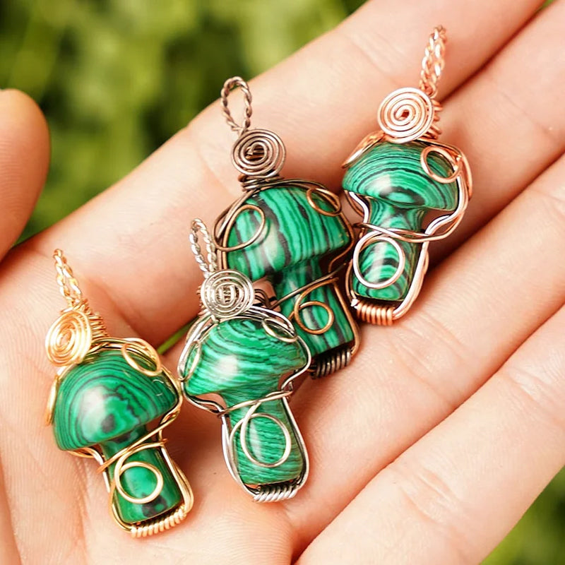 Pilzanhänger aus Naturkristall