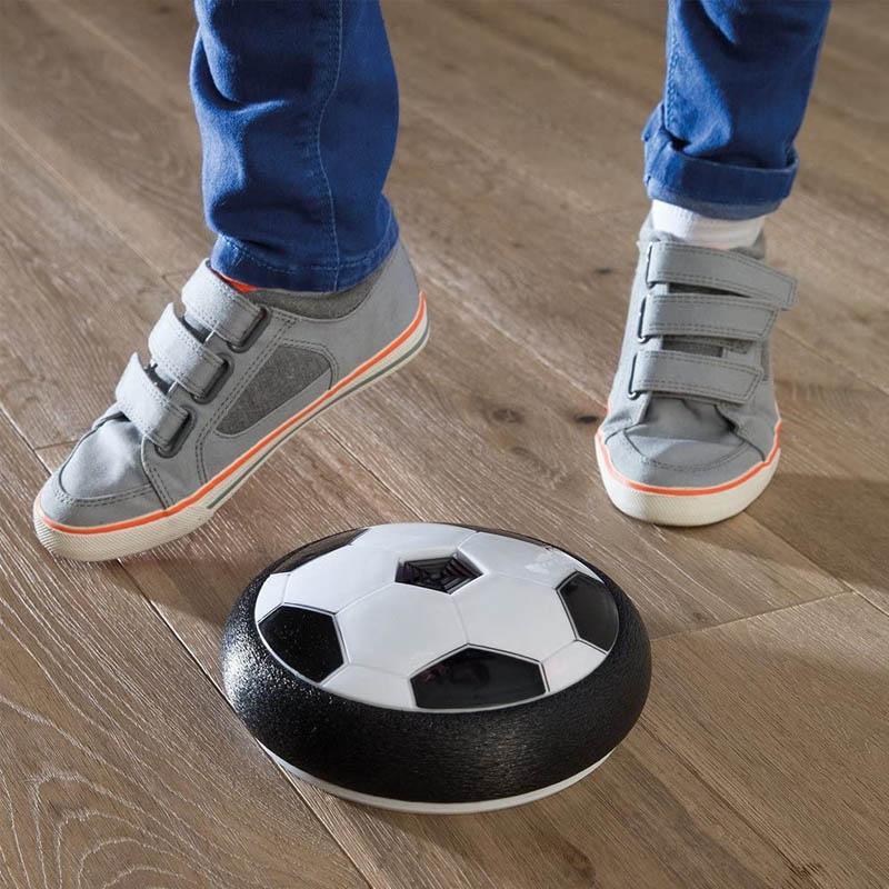 Hallenfußball mit LED-Beleuchtung
