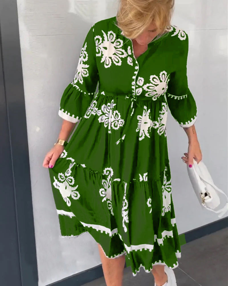 Kleid mit Blumendruck und 3/4-Ärmeln